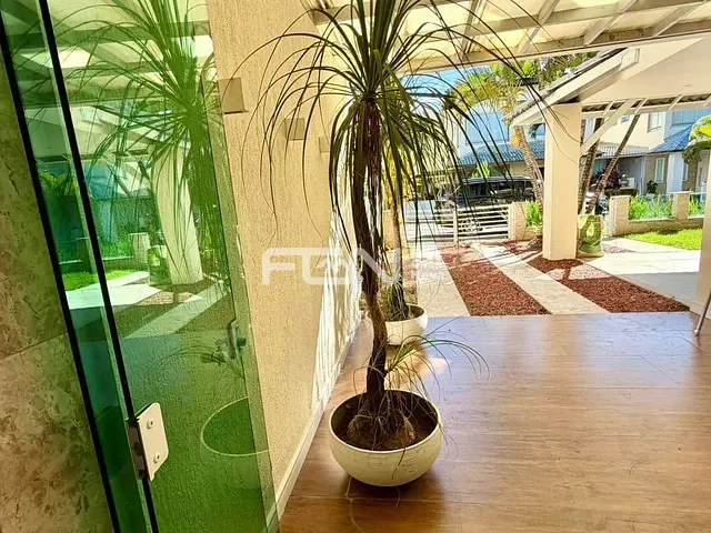 Casa 4 quartos e 5 banheiros, à venda, no bairro Buraquinho em Lauro de Freitas