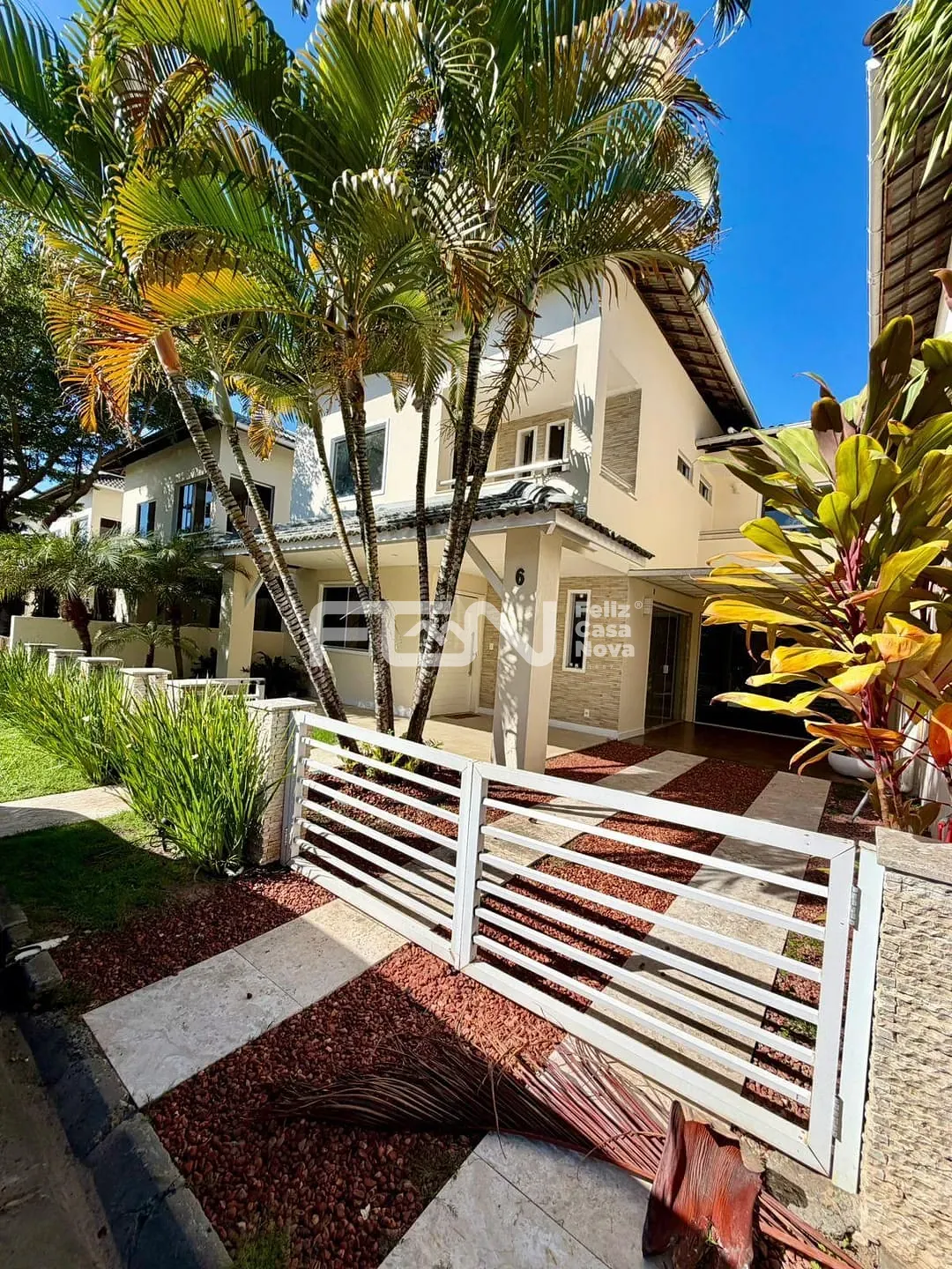 Casa, 4 quartos, 358 m² - Foto 1