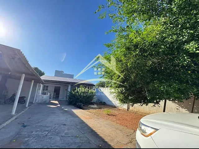 Casa 3 quartos e 2 banheiros, à venda, no bairro Cristo Rei em Várzea Grande