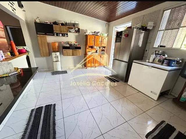 Casa 3 quartos e 2 banheiros, à venda, no bairro Cristo Rei em Várzea Grande