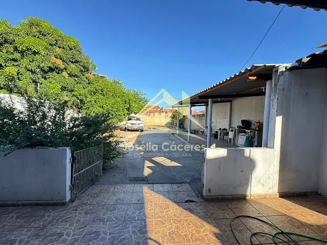Casa 3 quartos e 2 banheiros, à venda, no bairro Cristo Rei em Várzea Grande