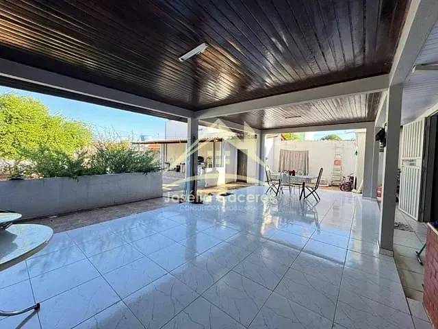 Casa 3 quartos e 2 banheiros, à venda, no bairro Cristo Rei em Várzea Grande