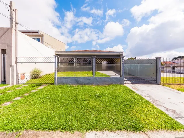 Casa 4 quartos e 3 banheiros, para alugar, no bairro Abranches em Curitiba