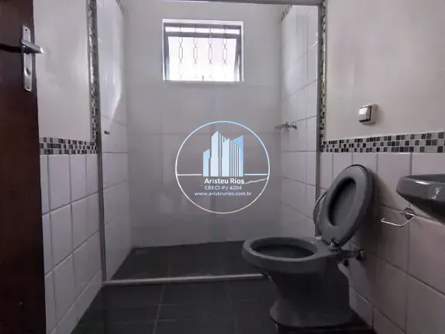 Casa com 130m² 2 quartos e 1 banheiro, para alugar, no bairro Centro em Pouso Alegre