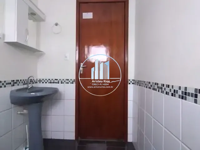 Casa com 130m² 2 quartos e 1 banheiro, para alugar, no bairro Centro em Pouso Alegre