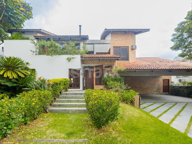 Casa com 850m² 3 quartos e 7 banheiros, à venda ou para alugar, no bairro Alphaville em Santana de Parnaíba