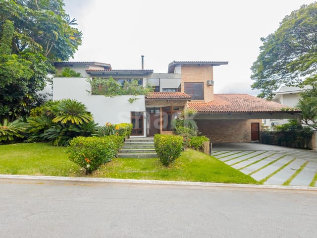 Casa com 850m² 3 quartos e 7 banheiros, à venda ou para alugar, no bairro Alphaville em Santana de Parnaíba
