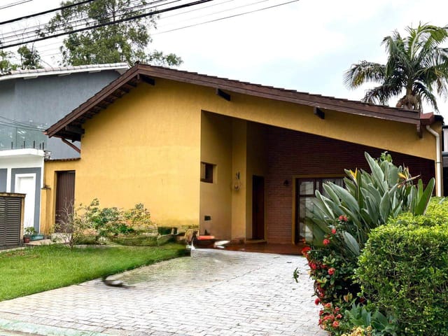 Casa com 300m² 3 quartos e 4 banheiros, à venda, no bairro Alphaville em Santana de Parnaíba