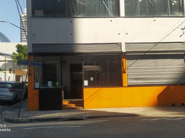 Casa com 250m², para alugar, no bairro Vila Olímpia em São Paulo