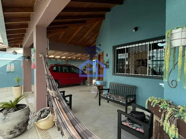 Casa com 300m² 3 quartos e 3 banheiros, à venda, no bairro Indaiá em Caraguatatuba