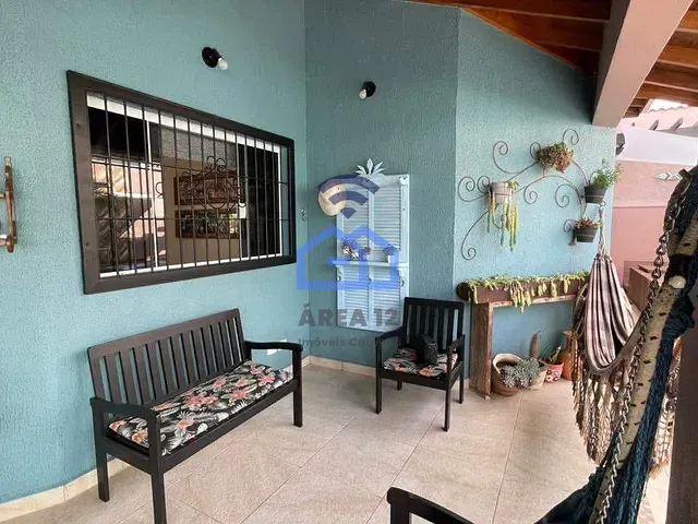 Casa com 300m² 3 quartos e 3 banheiros, à venda, no bairro Indaiá em Caraguatatuba