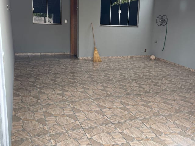 Casa 2 quartos e 1 banheiro, à venda, no bairro Jardim Imagawa em Londrina
