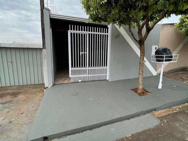 Casa 2 quartos e 1 banheiro, à venda, no bairro Jardim Imagawa em Londrina