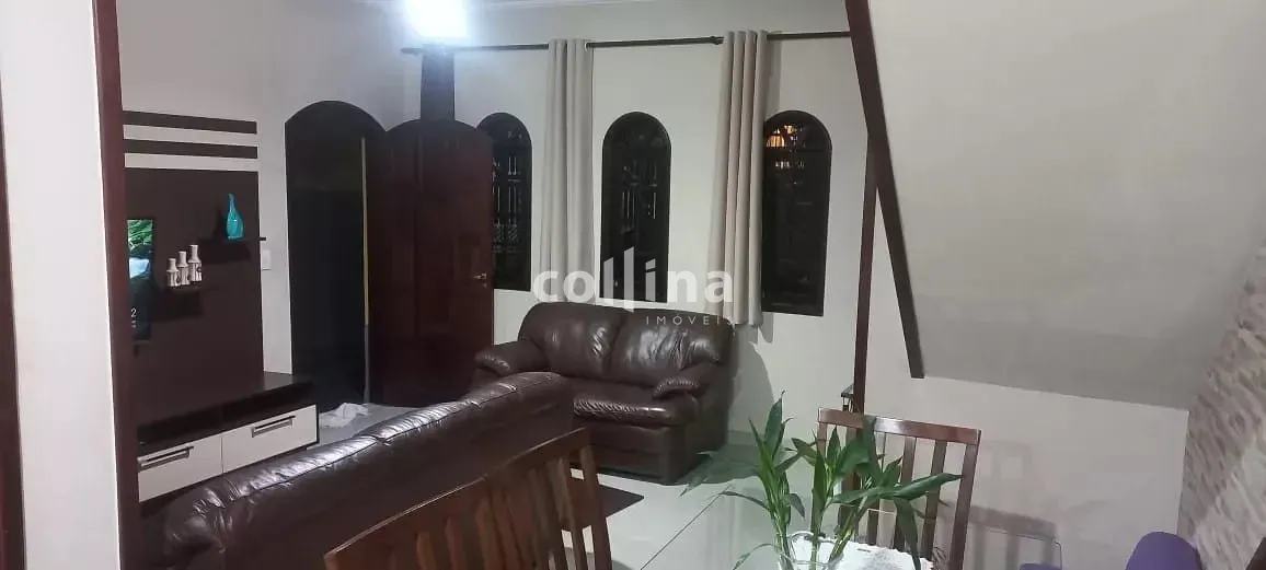 Casa, 3 quartos, 230 m² - Foto 2