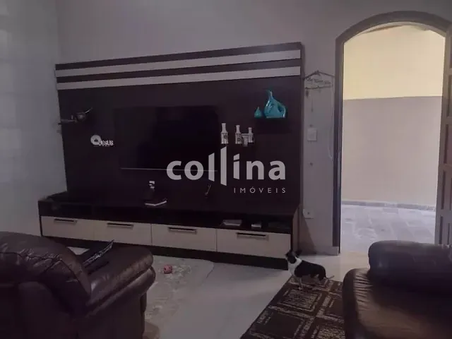 Casa com 230m² 3 quartos e 3 banheiros, à venda, no bairro Parque Santa Teresa em Carapicuíba
