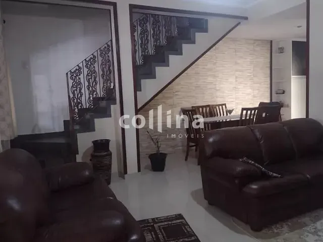 Casa com 230m² 3 quartos e 3 banheiros, à venda, no bairro Parque Santa Teresa em Carapicuíba