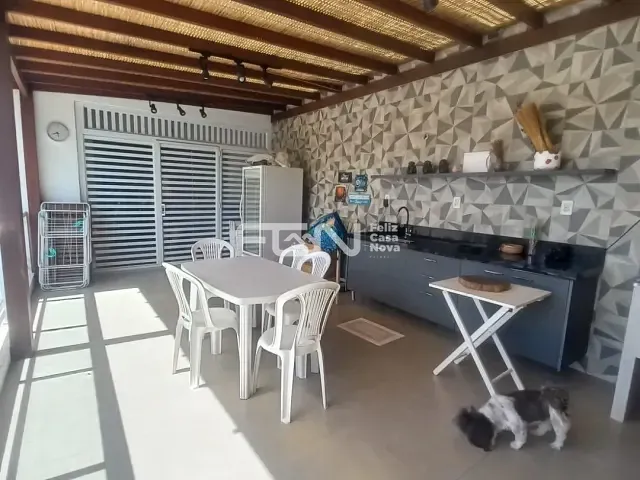 Casa 3 quartos e 5 banheiros, à venda, no bairro Centro em Lauro de Freitas