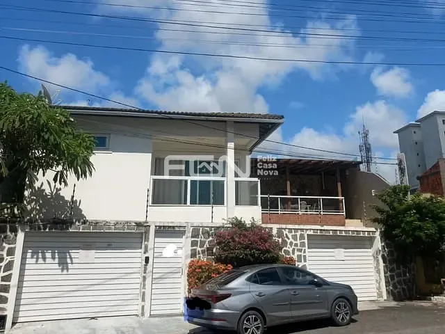Casa 3 quartos e 5 banheiros, à venda, no bairro Centro em Lauro de Freitas