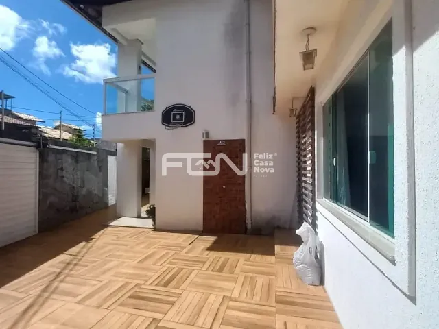 Casa 3 quartos e 5 banheiros, à venda, no bairro Centro em Lauro de Freitas