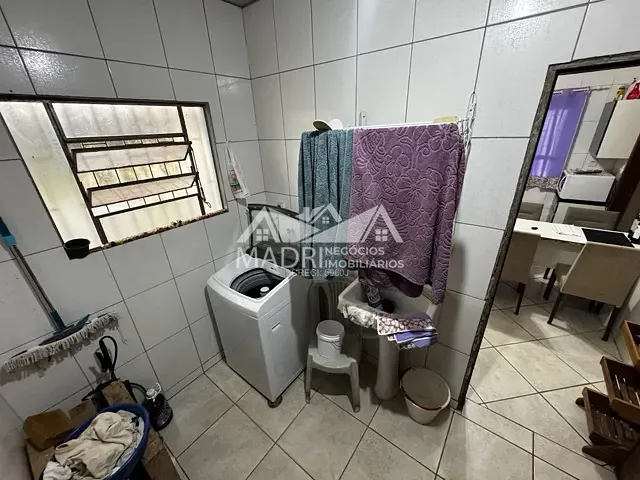 Casa com 300m² 3 quartos e 1 banheiro, à venda, no bairro Barra do Aririú em Palhoça