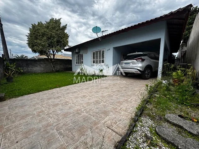 Casa com 300m² 3 quartos e 1 banheiro, à venda, no bairro Barra do Aririú em Palhoça