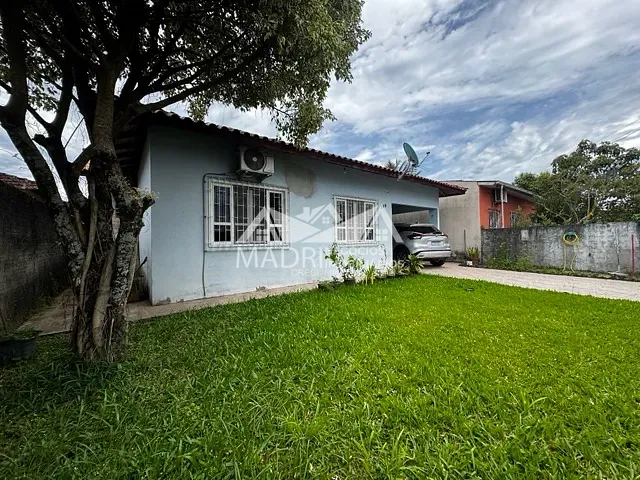 Casa com 300m² 3 quartos e 1 banheiro, à venda, no bairro Barra do Aririú em Palhoça