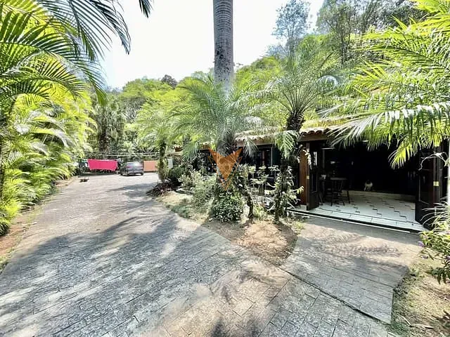 Casa com 628m² 6 quartos e 9 banheiros, à venda, no bairro Granja Viana em Cotia
