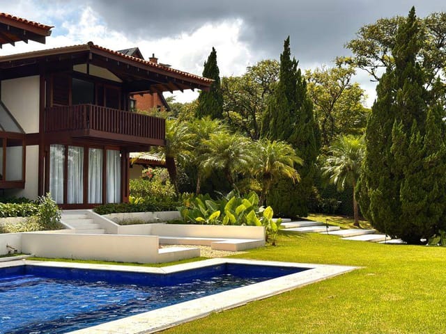 Casa com 2578m² 5 quartos e 8 banheiros, à venda ou para alugar, no bairro Alphaville em Santana de Parnaíba