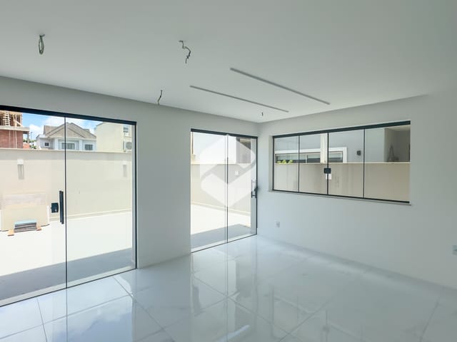 Casa com 252m² 4 quartos e 6 banheiros, à venda, no bairro Recreio dos Bandeirantes em Rio de Janeiro