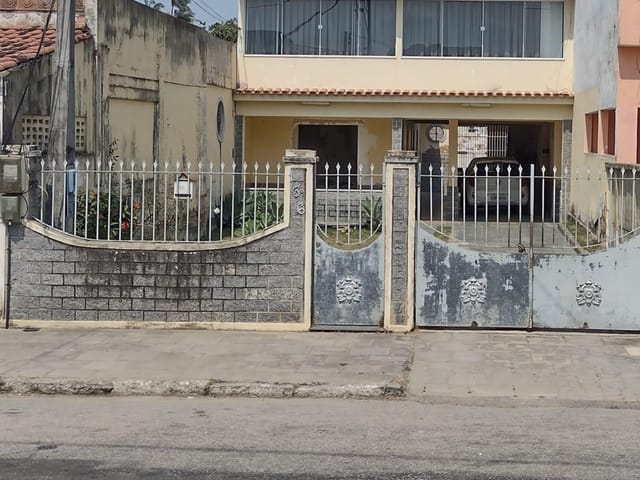 Casa 4 quartos e 3 banheiros, à venda, no bairro Parque Santo Antônio em Campos dos Goytacazes