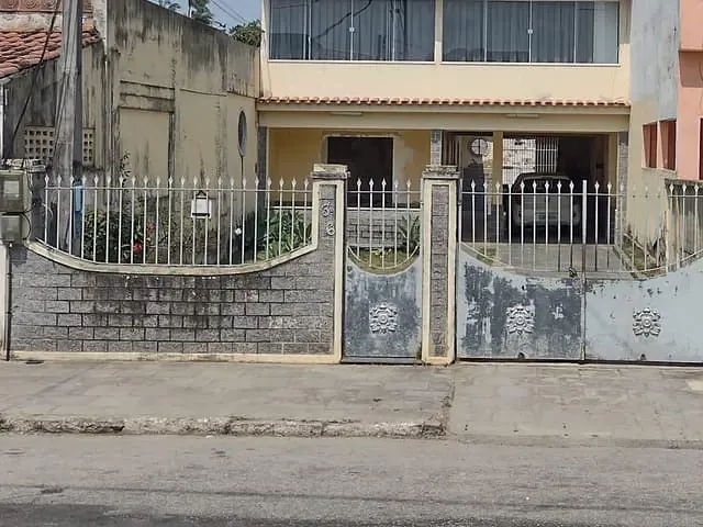 Casa 4 quartos e 3 banheiros, à venda, no bairro Parque Santo Antônio em Campos dos Goytacazes