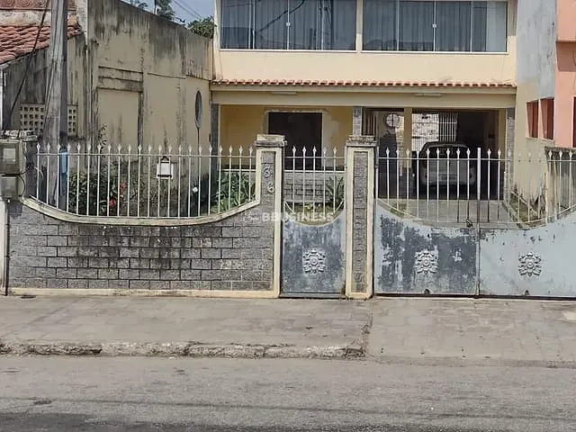 Casa 4 quartos e 3 banheiros, à venda, no bairro Parque Santo Antônio em Campos dos Goytacazes