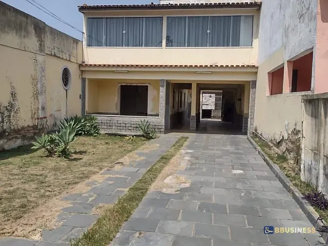 Casa 4 quartos e 3 banheiros, à venda, no bairro Parque Santo Antônio em Campos dos Goytacazes