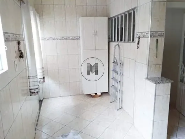 Casa 4 quartos e 3 banheiros, à venda, no bairro Pedrinha em Guaratinguetá