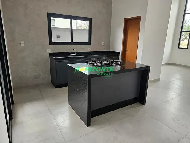 Casa com 300m² 3 quartos e 2 banheiros, à venda, no bairro Condomínio Terras do Vale em Caçapava
