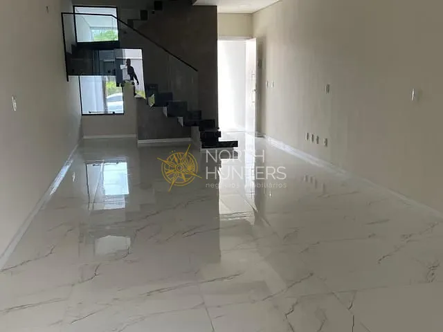 Casa com 123m² 3 quartos e 3 banheiros, à venda, no bairro Saguaçu em Joinville