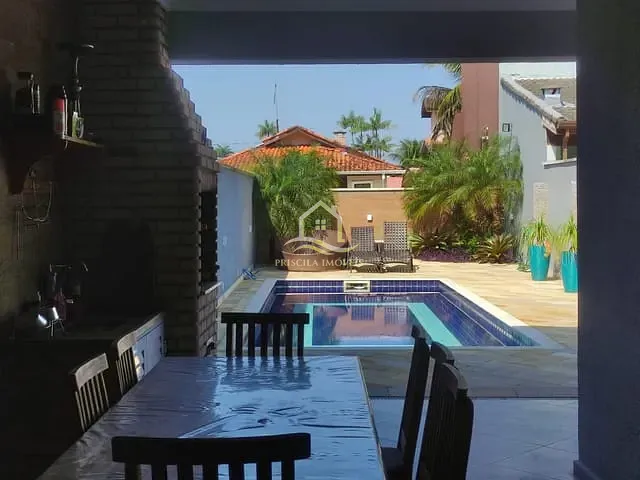 Casa com 252m² 3 quartos e 5 banheiros, à venda, no bairro Morada da Praia em Bertioga