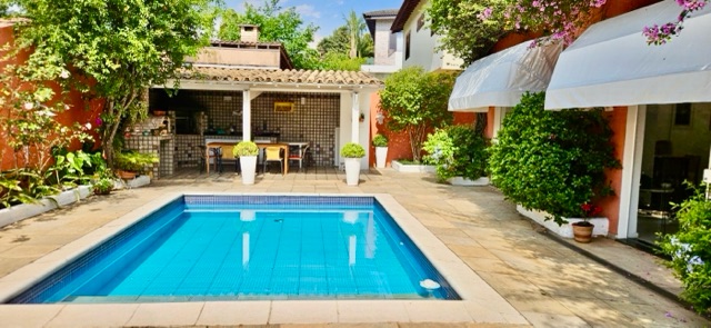 Casa com 376m² 4 quartos e 6 banheiros, à venda, no bairro Alphaville em Santana de Parnaíba