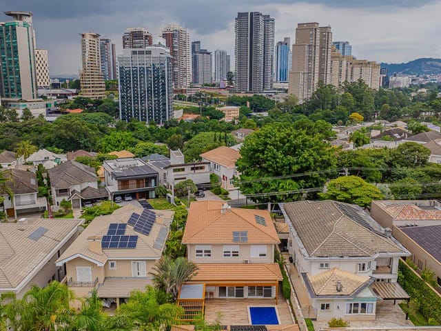 Casa com 600m² 4 quartos e 6 banheiros, à venda ou para alugar, no bairro Alphaville em Santana de Parnaíba
