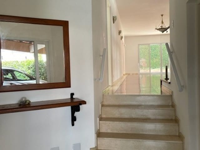 Casa com 360m² 3 quartos e 5 banheiros, à venda ou para alugar, no bairro Alphaville em Santana de Parnaíba