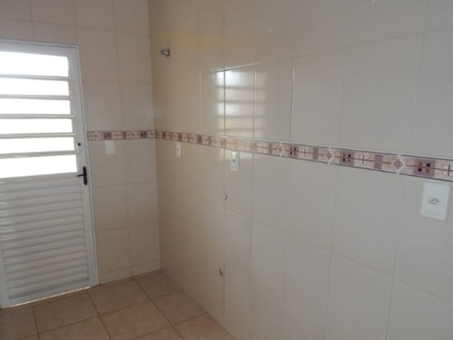 Casa 2 quartos e 1 banheiro, à venda, no bairro Cará-cará em Ponta Grossa