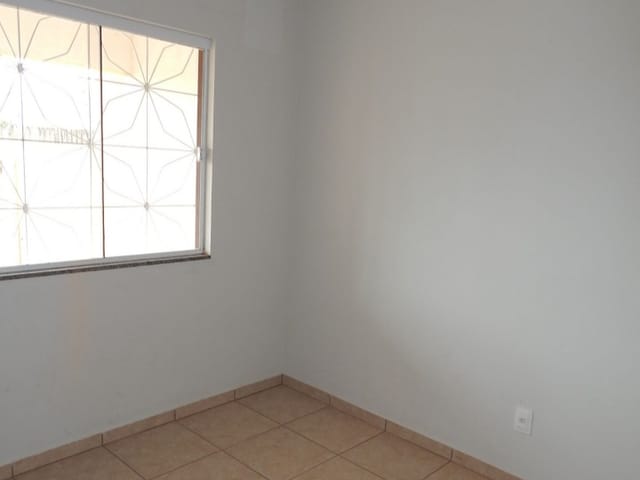 Casa 2 quartos e 1 banheiro, à venda, no bairro Cará-cará em Ponta Grossa