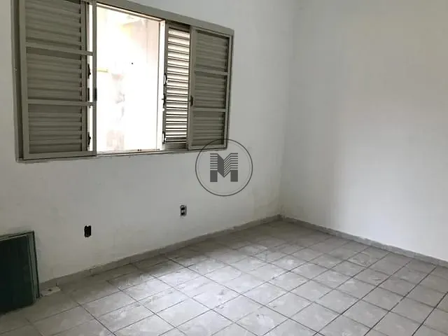 Casa 4 quartos e 3 banheiros, à venda, no bairro Vila Comendador Rodrigues Alves em Guaratinguetá