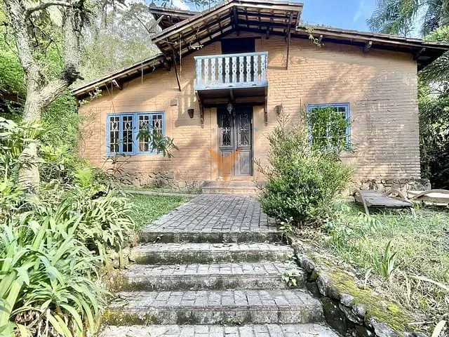 Casa com 4199m² 3 quartos e 4 banheiros, à venda ou para alugar, no bairro Moinho Velho em Embu das Artes