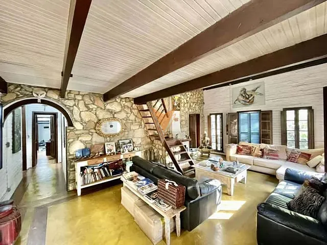Casa com 4199m² 3 quartos e 4 banheiros, à venda ou para alugar, no bairro Moinho Velho em Embu das Artes