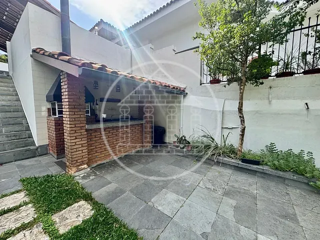 Casa com 530m² 3 quartos e 2 banheiros, à venda, no bairro Jardim Marajoara em São Paulo