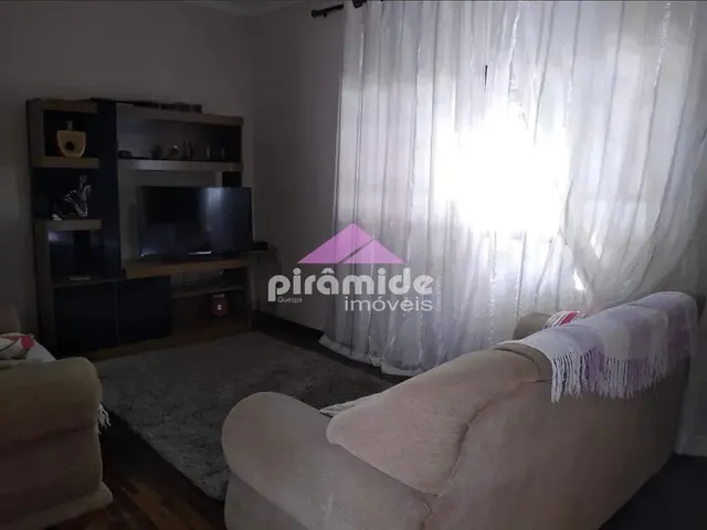 Casa com 200m² 3 quartos e 2 banheiros, à venda, no bairro Jardim Oriente em São José Dos Campos