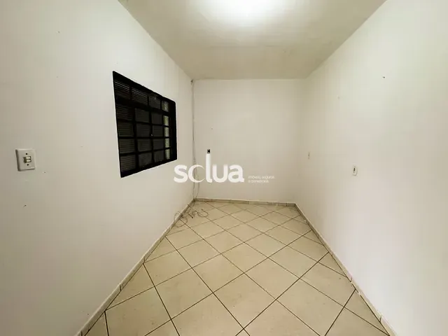Casa com 250m² 2 quartos e 1 banheiro, à venda, no bairro Parque Bandeirantes I (Nova Veneza) em Sumaré