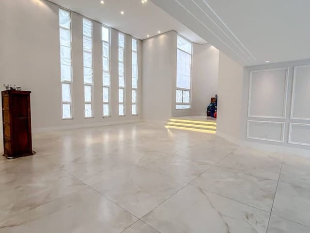 Casa com 1000m² 5 quartos e 9 banheiros, à venda, no bairro Glória em Macaé