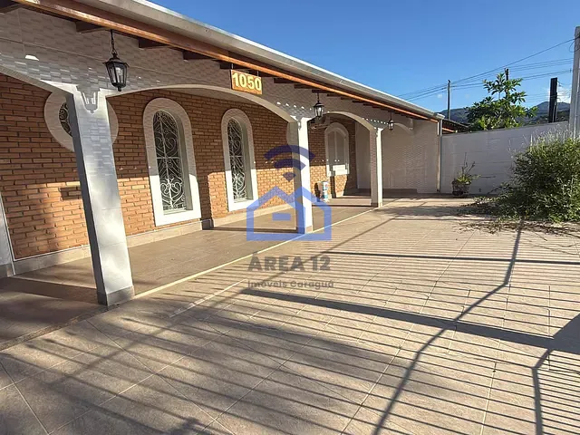 Casa com 300m² 3 quartos e 3 banheiros, à venda, no bairro Indaiá em Caraguatatuba